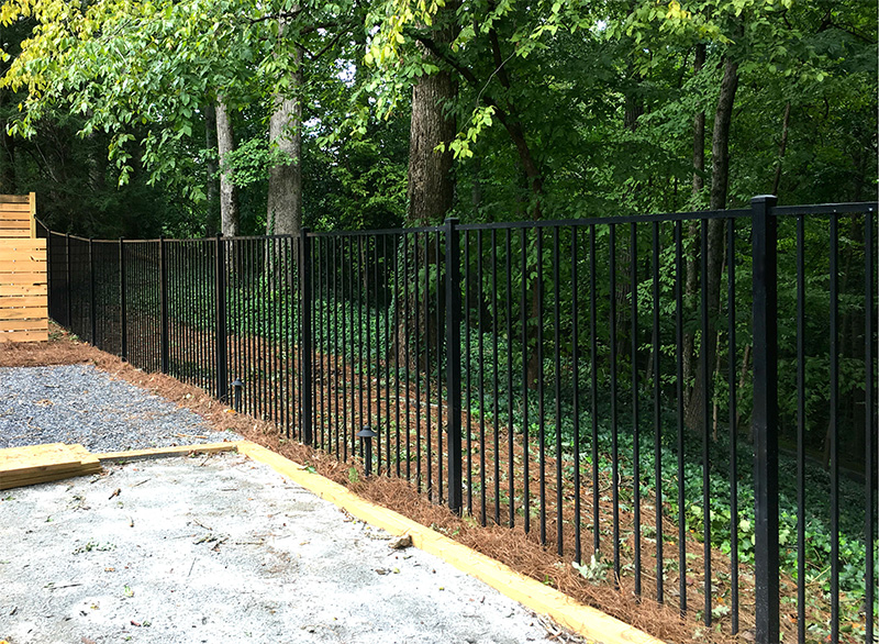 Which is better aluminum or steel fences